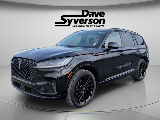 2026 Lincoln Aviator Reserve Premium in Black — front three-quarter view